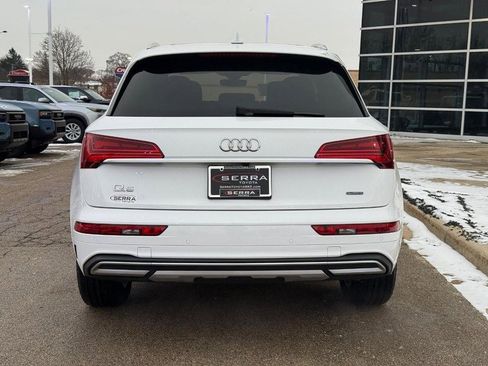 Used 2021 Audi Q5 2.0T Premium w/ Convenience Package image 4