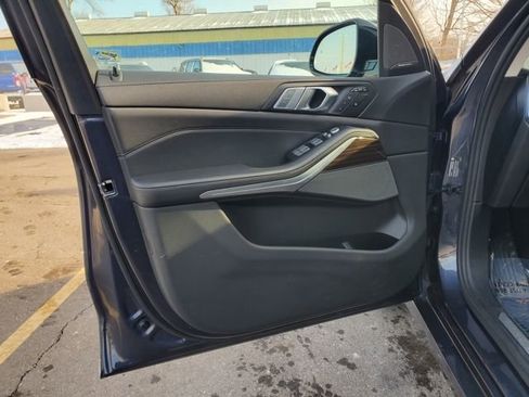 Used 2020 BMW X7 xDrive40i w/ Premium Package image 9