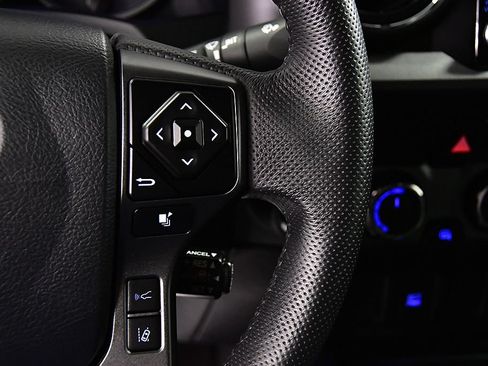Used 2023 Toyota Tacoma TRD Sport AWD/4WD image 21