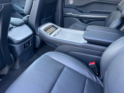 New 2026 Lincoln Navigator L Reserve AWD/4WD image 4