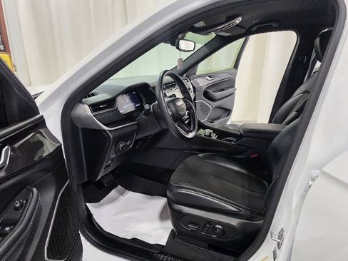 Used 2022 Jeep Grand Cherokee Altitude RWD image 14