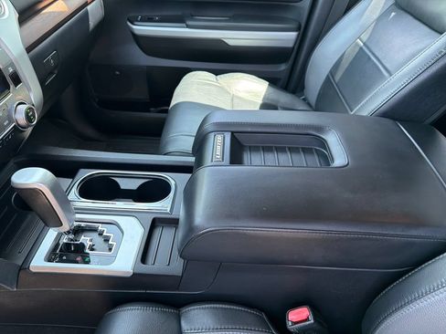 Used 2018 Toyota Tundra Limited w/ Limited Premium Package AWD/4WD image 29
