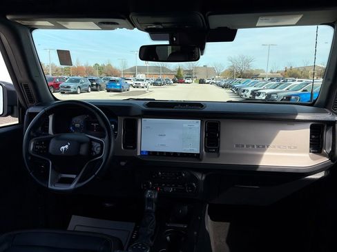 Used 2025 Ford Bronco Outer Banks image 42