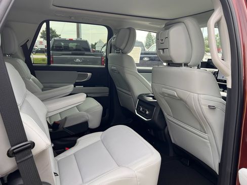 New 2027 Ford Expedition Platinum w/ Driver's Package AWD/4WD image 21