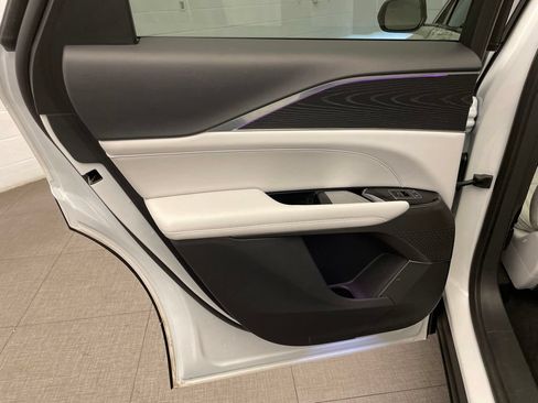 Used 2024 Cadillac Lyriq Luxury RWD image 21