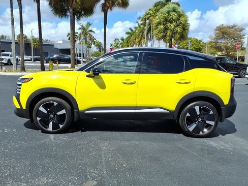 Used 2025 Nissan Kicks SR FWD image 4