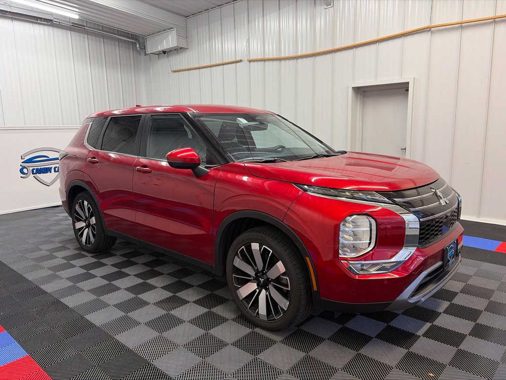 Used 2025 Mitsubishi Outlander SE AWD/4WD image 2
