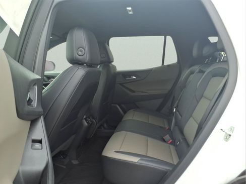 New 2026 Chevrolet Equinox LT w/ Convenience Package II FWD image 10