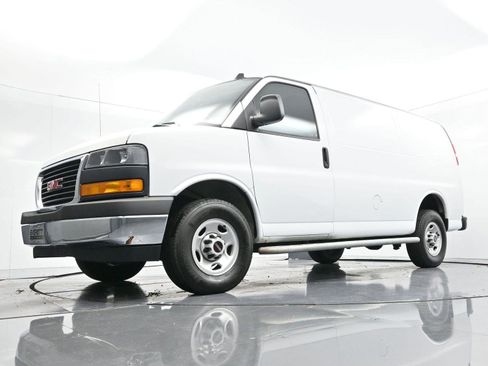 Used 2023 GMC Savana 2500 w/ Driver Convenience Package image 34