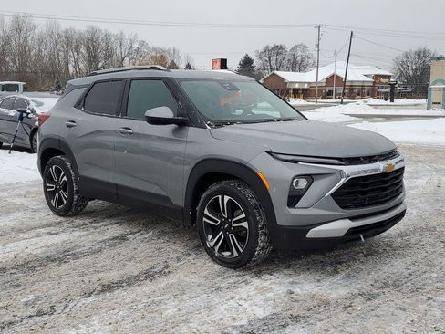 Used 2024 Chevrolet TrailBlazer LT w/ Driver Confidence Package image 2