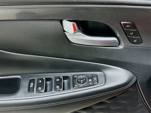 Used 2022 Hyundai Santa Fe Limited image 18