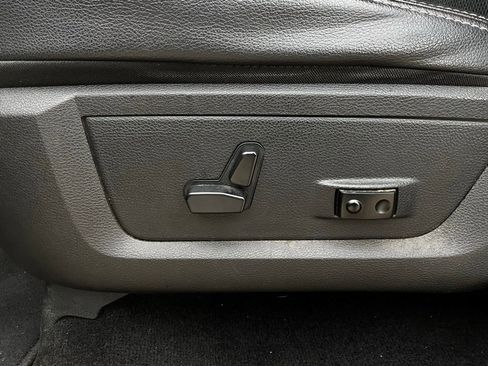 Used 2017 RAM 1500 Sport w/ Black Ram 1500 Sport Group image 12