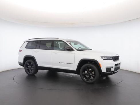 New 2025 Jeep Grand Cherokee L Limited w/ Black Appearance Package image 33