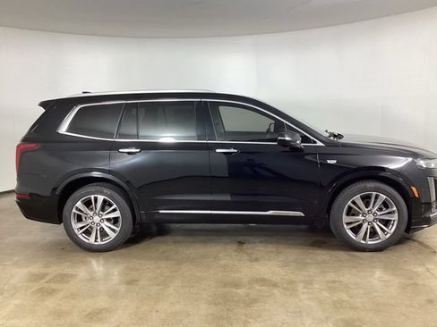 Used 2021 Cadillac XT6 Premium Luxury AWD/4WD image 4