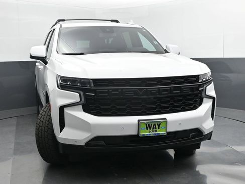 Used 2023 Chevrolet Suburban RST w/ Luxury Package AWD/4WD image 8