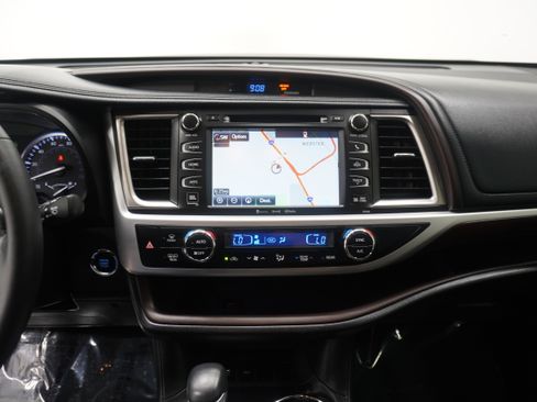 Used 2016 Toyota Highlander Limited FWD image 23