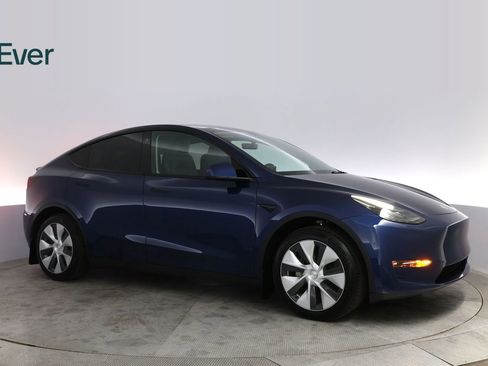 Used 2023 Tesla Model Y Long Range image 14
