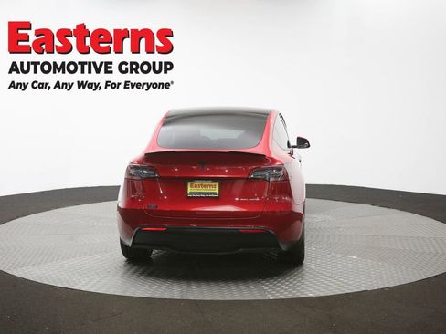 Used 2022 Tesla Model Y Long Range image 32