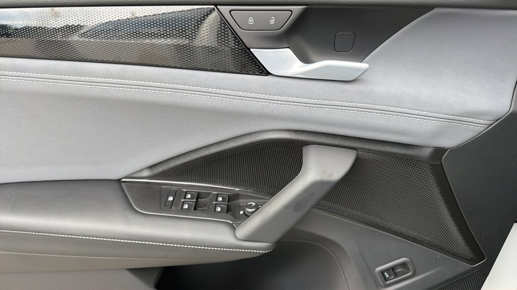 New 2026 Volkswagen Tiguan SE FWD image 20