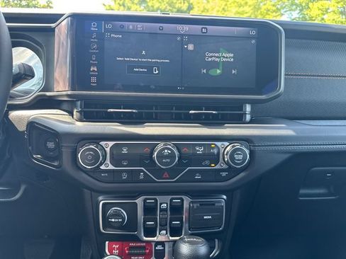 Used 2026 Jeep Gladiator Mojave AWD/4WD image 22