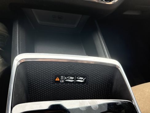 Used 2025 Chevrolet Equinox ACTIV w/ Safety and Technology Package AWD/4WD image 30