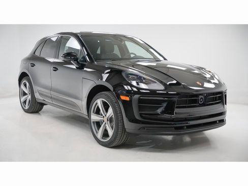 New 2026 Porsche Macan image 8