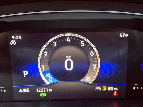 Used 2024 Volkswagen Tiguan SE image 12