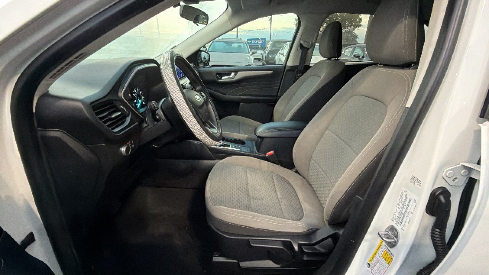 Used 2021 Ford Escape SE w/ SE Sport Appearance Package FWD image 12