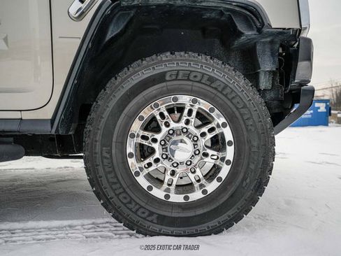 Used 2003 HUMMER H2 w/ Preferred Equipment Group image 11