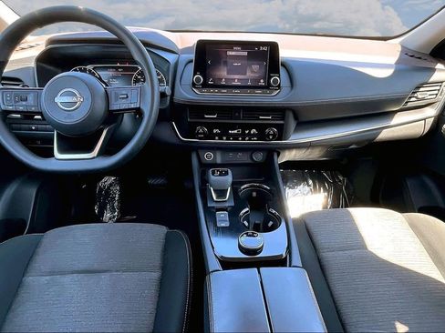 Used 2023 Nissan Rogue SV AWD/4WD image 9