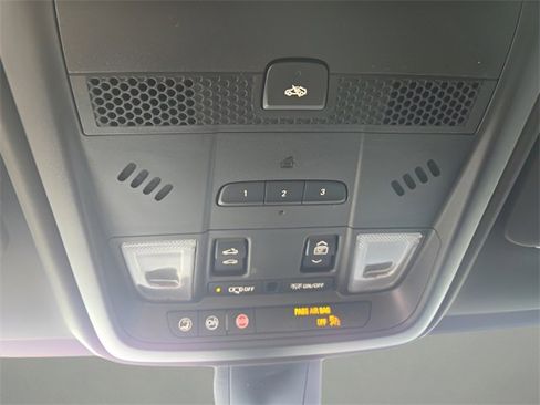 Used 2022 Cadillac XT5 Premium Luxury w/ Technology Package image 18