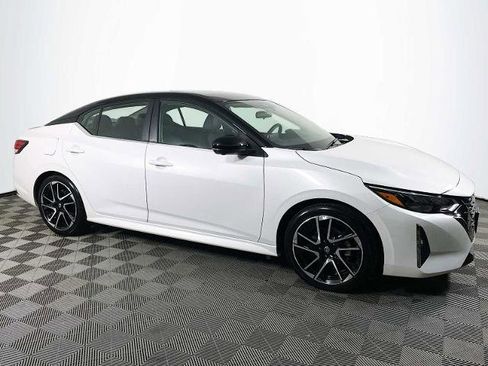 Certified 2024 Nissan Sentra SR w/ SR Premium Package image 3