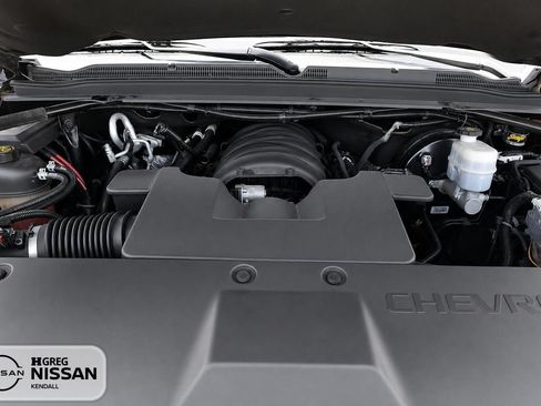 Used 2018 Chevrolet Suburban LT AWD/4WD image 15