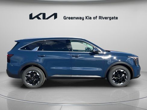 New 2025 Kia Sorento S image 8