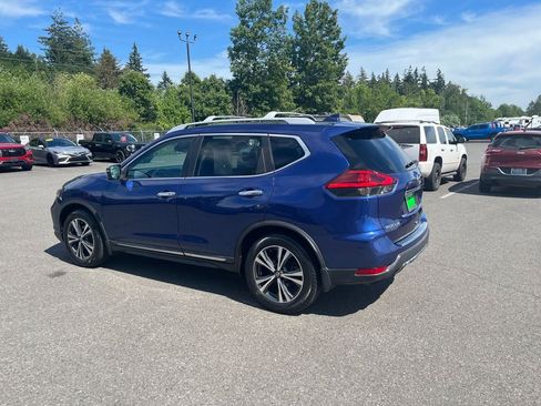 Used 2017 Nissan Rogue SL w/ SL Premium Package FWD image 4