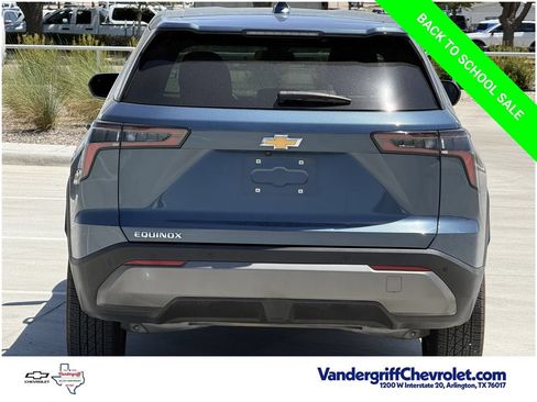 Certified 2025 Chevrolet Equinox LT FWD image 5