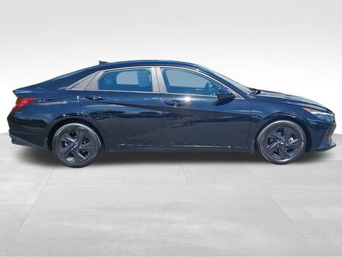 Used 2022 Hyundai Elantra SEL image 9