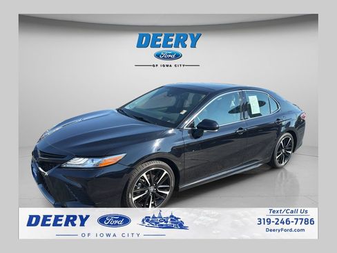 Used 2019 Toyota Camry XSE FWD image 1