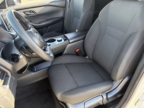 Used 2024 Nissan Rogue S image 21