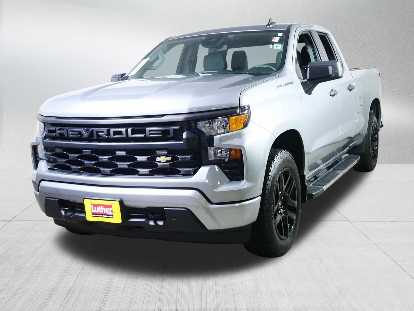 Used 2023 Chevrolet Silverado 1500 Custom AWD/4WD image 3