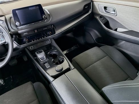 Certified 2021 Nissan Rogue SV image 26