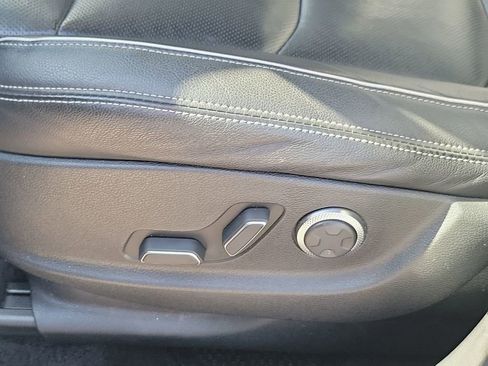 Used 2022 Genesis GV70 2.5T w/ Advanced Package image 27