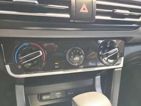 Used 2023 Kia Seltos LX AWD/4WD image 23