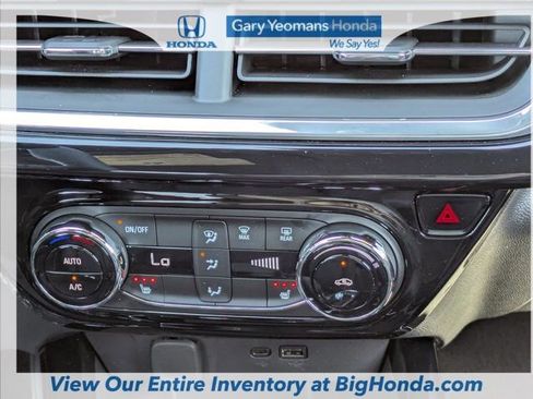 Used 2025 Chevrolet Trax RS w/ Driver Confidence Package image 21