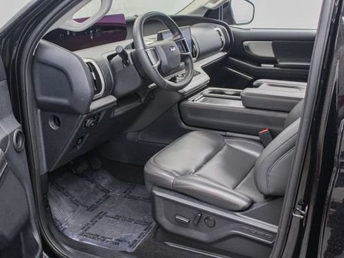 Certified 2025 Ford Expedition Active AWD/4WD image 15