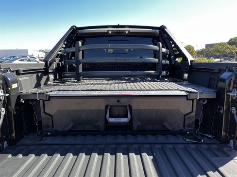 Used 2024 Toyota Tacoma Trailhunter image 28