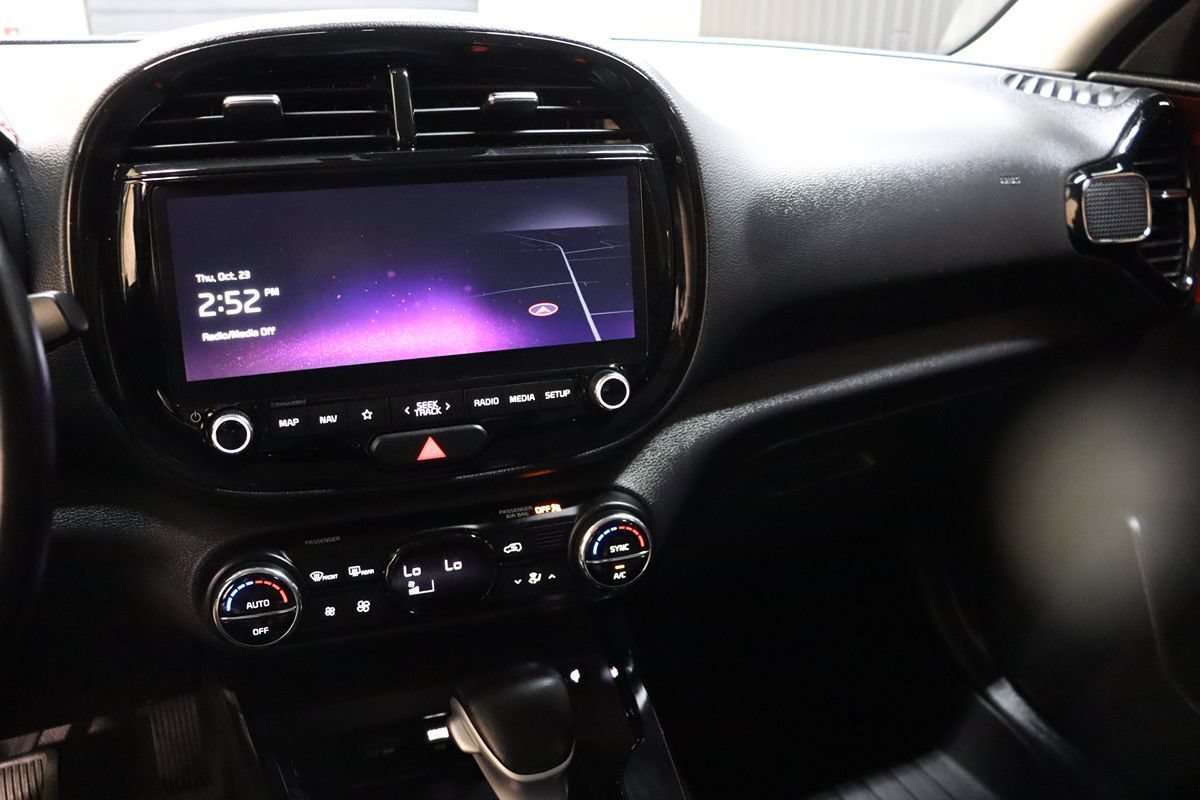 Used 2023 Kia Soul GT-Line FWD image 34