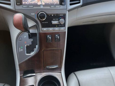 Used 2011 Toyota Venza AWD w/ Premium Pkg #2 image 14