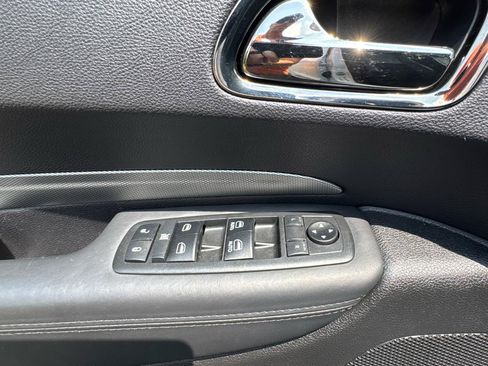 Used 2019 Dodge Durango R/T w/ Technology Group AWD/4WD image 18