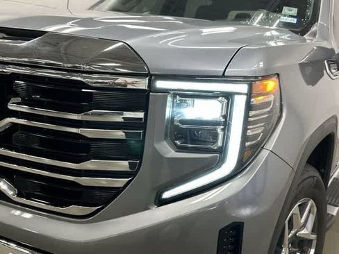 Used 2024 GMC Sierra 1500 SLT AWD/4WD image 32